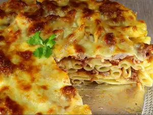 Macaroni and Minced Meat Cake