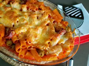 Oven-Baked Macaroni with Chorizo and Tomatoes