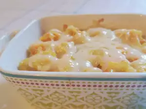 Oven-Baked Macaroni with Cream and Cheese