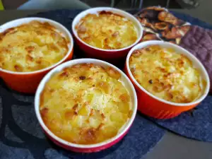 Oven-Baked Macaroni with Butter