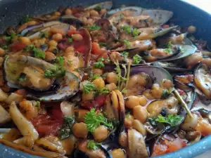 Moroccan-Style Mussels with Chickpeas