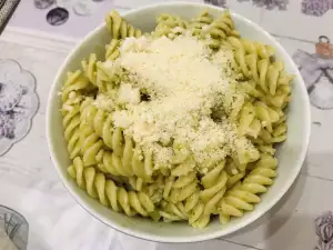 Macaroni with Pesto and Cream