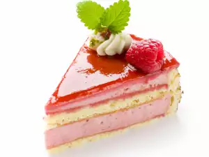 Raspberry Cake with Jelly