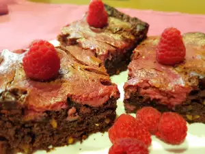 Raspberry Cream Cheese Brownies