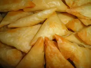 Small Triangular Phyllo Pastries