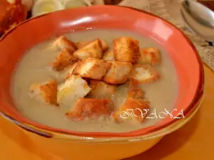 Cream Soup with Porcini Mushrooms and Leeks