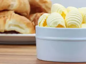 What Does Margarine Contain?