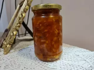 Tangerine and Apple Marmalade with Hazelnuts