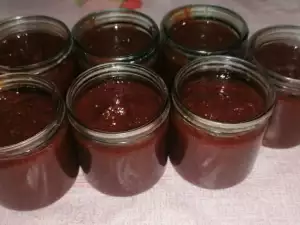 Jarred Medlar Marmalade