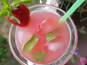 Vodka Strawberry Mint Cocktail