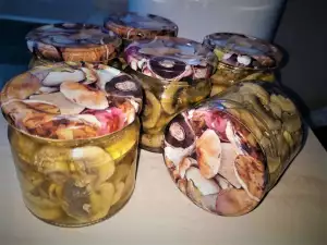 Marinated Field Mushrooms with White Wine