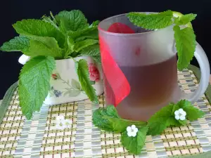 Relaxing Lemon Balm Tea