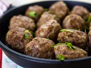 Oven-Baked Meatballs with Beer