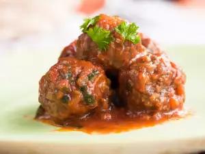 Fried Meatballs with Tomato Sauce