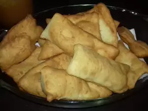 Tasty Mekitsi with Milk, Yeast and Soda