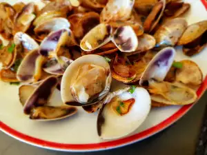 Frozen Garlic and Butter Steamer Clams