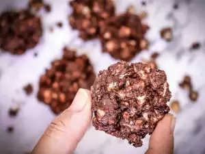 Mini Rice Bites with Peanut Butter and Chocolate