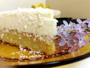 Milky Sponge Cake with Light Raffaello Cream