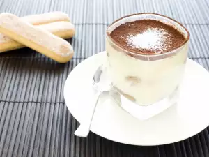 Dairy Mocha Cream with Biscotti