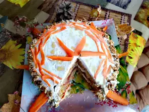 Keto Cake with Carrots and Almond Flour