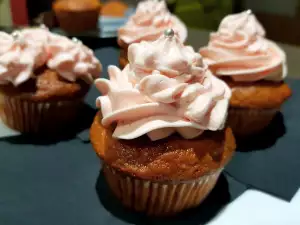 Muffins with Carrots, Cottage Cheese and Cream