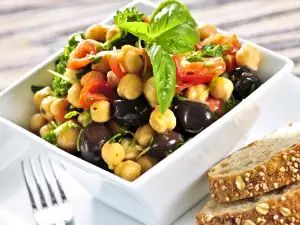 Mediterranean Vegetables with Chickpeas