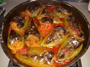 Spectacular Stuffed Peppers with Mince and Rice