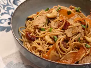 Asian-Style Noodles with Beef and Cashews