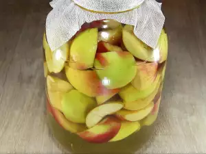 Homemade Apple Cider Vinegar