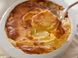 Potato Gratin with Cream and Cheese