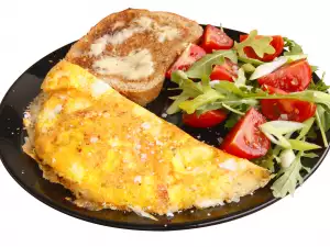 Omelette with Eggs and Mashed Potatoes