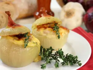 Stuffed Onions with Sausage and Mushrooms