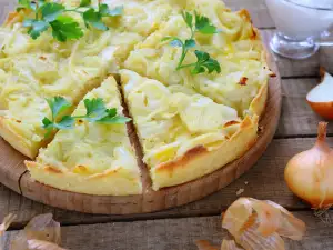 Tart with Onions and Cheese