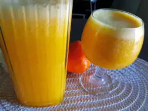 Classic Orange Juice in a Blender