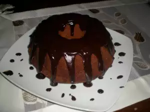 Walnut Sponge Cake with Chocolate