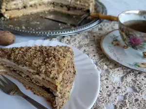 Walnut Cake with Blueberry Jam