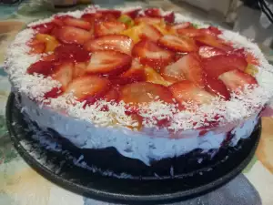 Oreo Cheesecake with Strawberries and Coconut