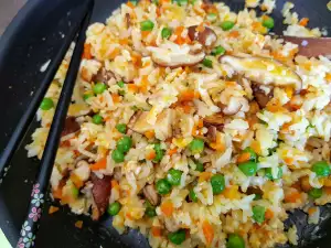 Rice with Vegetables and Shiitake in a Wok