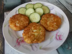 Vegetarian Rice Patties with Zucchini and White Cheese