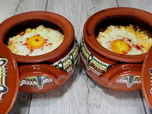 Clay Pot Dish with White Cheese