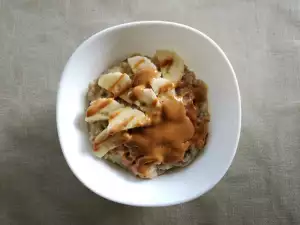 Oatmeal with Banana and Peanut Butter