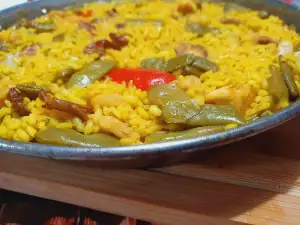 Paella with Chicken and Rabbit Meat