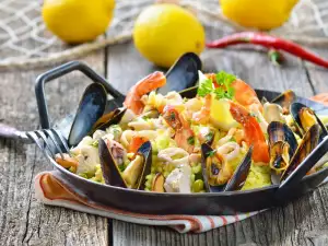 Paella with Chicken and Seafood