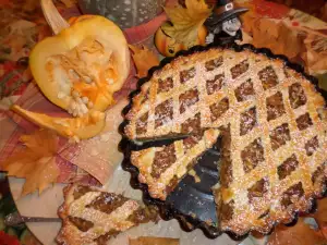 Pumpkin Pie with Walnuts