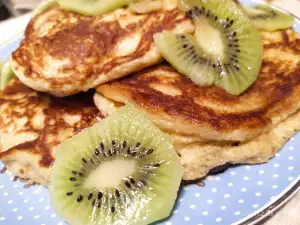 Pancakes with Oatmeal and Yogurt