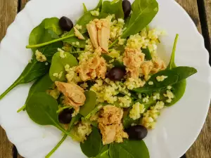 Bulgur Salad with Baby Spinach and Bonito