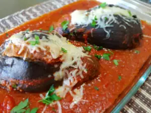 Arabic-Style Stuffed Eggplant