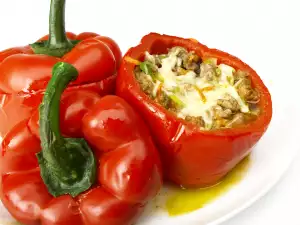 Bell Peppers Stuffed with Vegetables and Mince