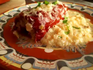 Stuffed Dry Peppers with Rice and Minced Meat