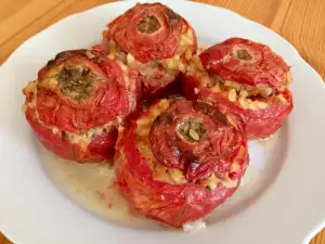 Stuffed Red Tomatoes with Rice and Minced Meat